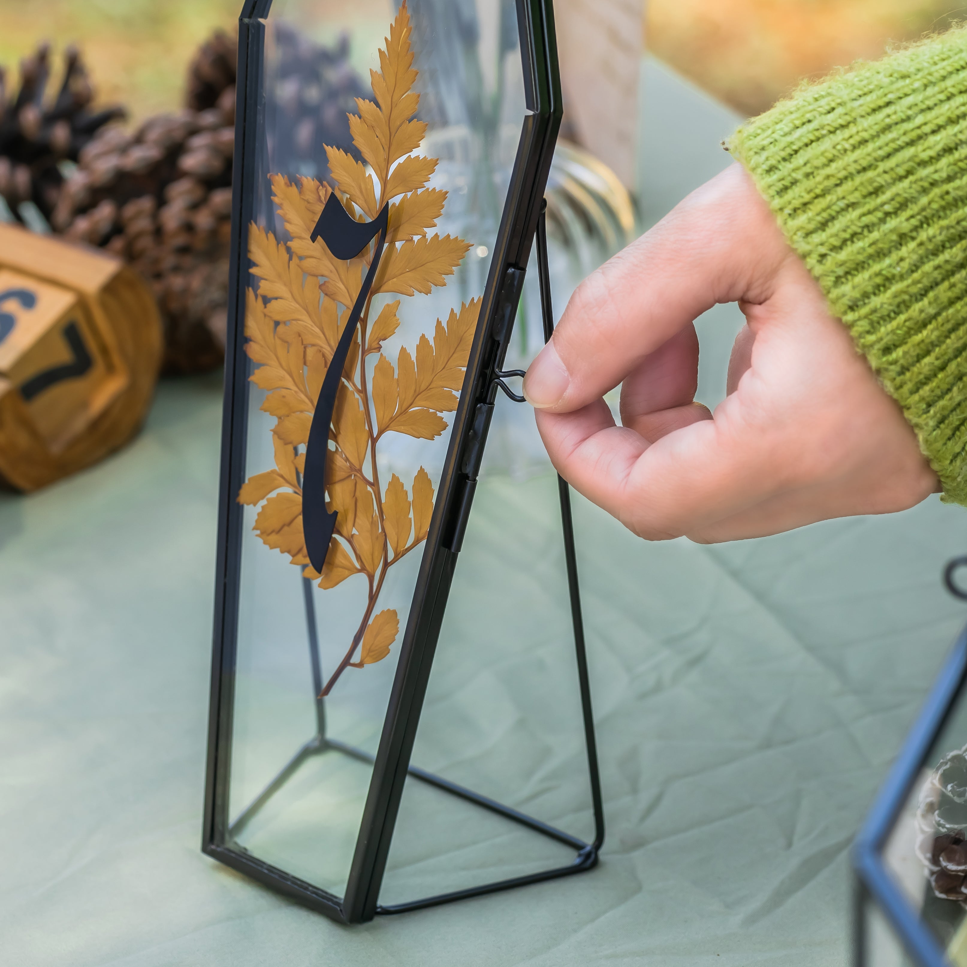 Brass Gold Tabletop Vintage Frame Geometric Ornament Plant Specimen Clip Modern Decor Card Holder 5X7" Reception - NCYPgarden