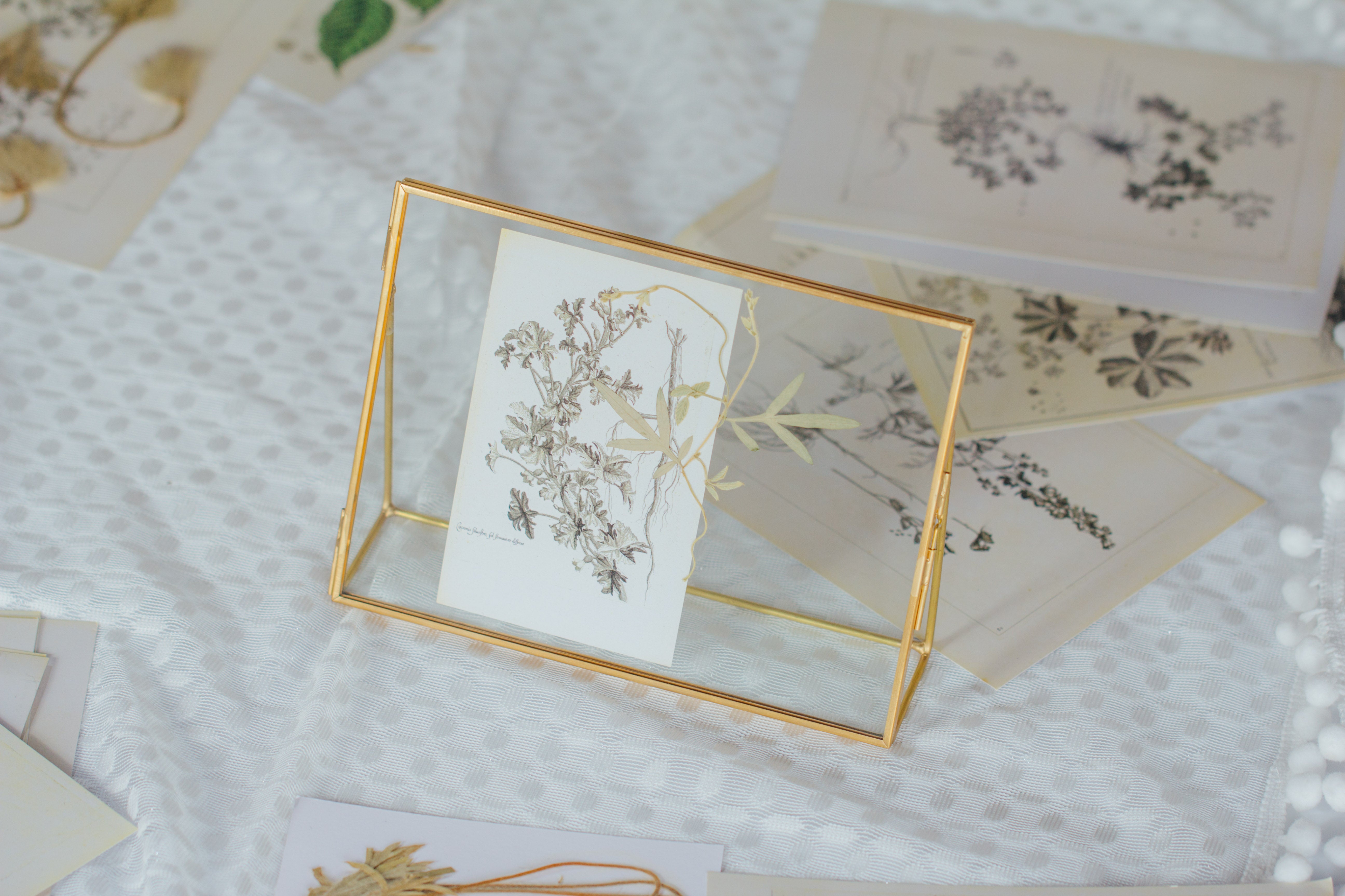 NCYP Tabletop Gold 5x7, 6x8 5.5x7 Brass Glass Photo Picture Display Frame - NCYPgarden