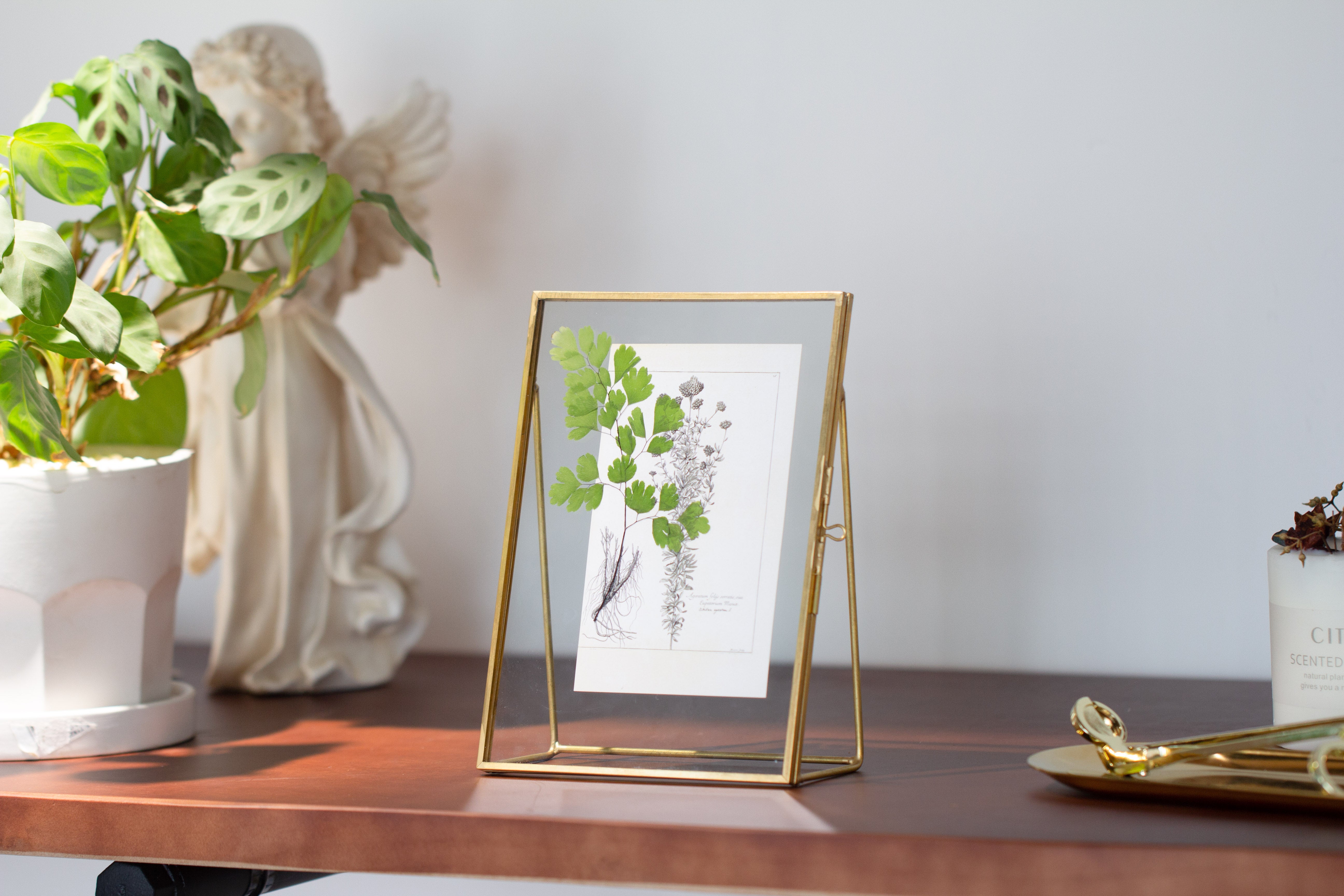 NCYP Tabletop Gold 5x7, 6x8 5.5x7 Brass Glass Photo Picture Display Frame - NCYPgarden