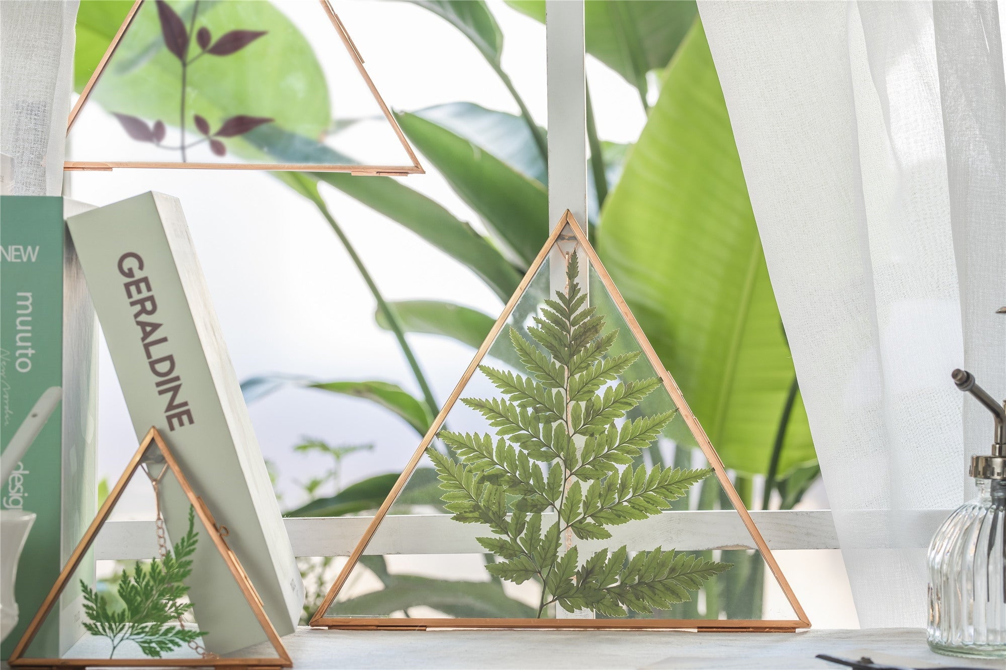 Hanging Triangle Herbarium Copper Glass Frame for Pressed Flowers Dried Flowers Poster - NCYPgarden